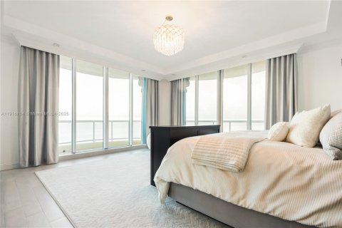 Condo in Fort Lauderdale, Florida, 3 bedrooms  № 1973805 - photo 26