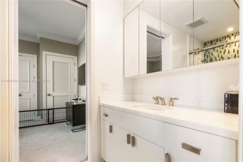 Condo in Fort Lauderdale, Florida, 3 bedrooms  № 1973805 - photo 24