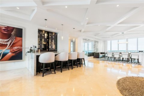 Condo in Fort Lauderdale, Florida, 3 bedrooms  № 1973805 - photo 2