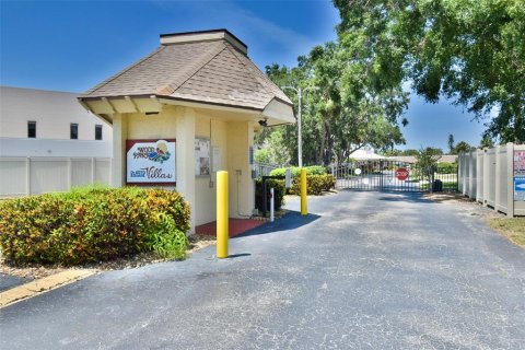 Condo in Bradenton, Florida, 1 bedroom  № 1659098 - photo 2