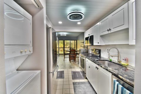 Condo in Bradenton, Florida, 1 bedroom  № 1659098 - photo 20