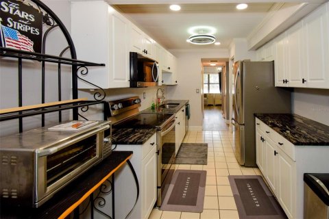 Condo in Bradenton, Florida, 1 bedroom  № 1659098 - photo 18