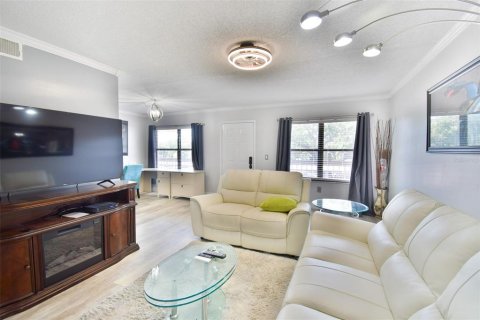 Condo in Bradenton, Florida, 1 bedroom  № 1659098 - photo 12