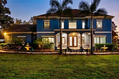 Casa en venta en Lakeland, Florida, 6 dormitorios, 392.7 m2 № 1557765 - foto 2