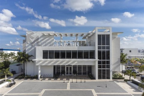 Снять в аренду кондоминиум в Дорал, Флорида 3 спальни, 122.17м2, № 1974872 - фото 26