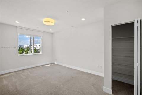 Снять в аренду кондоминиум в Дорал, Флорида 3 спальни, 122.17м2, № 1974872 - фото 14