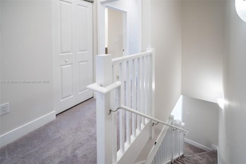 Снять в аренду кондоминиум в Дорал, Флорида 3 спальни, 122.17м2, № 1974872 - фото 12