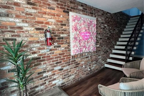 Купить коммерческую недвижимость в Дания-Бич, Флорида 315.59м2, № 2068219 - фото 30