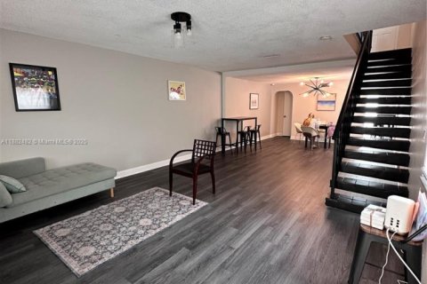 Купить коммерческую недвижимость в Дания-Бич, Флорида 315.59м2, № 2068219 - фото 22