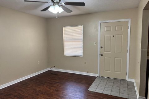 Adosado en alquiler en Dade City, Florida, 2 dormitorios, 122.63 m2 № 1822631 - foto 2