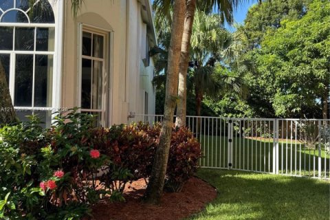 Villa ou maison à vendre à Delray Beach, Floride: 3 chambres, 278.43 m2 № 2435495 - photo 2