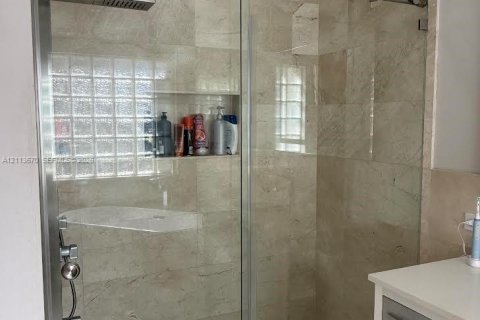Villa ou maison à vendre à Delray Beach, Floride: 3 chambres, 278.43 m2 № 2435495 - photo 17