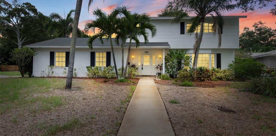 Villa ou maison à Saint Petersburg, Floride 3 chambres, 220.55 m2 № 2284038