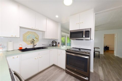 Villa ou maison à vendre à Rotonda, Floride: 4 chambres, 170.85 m2 № 2195264 - photo 12