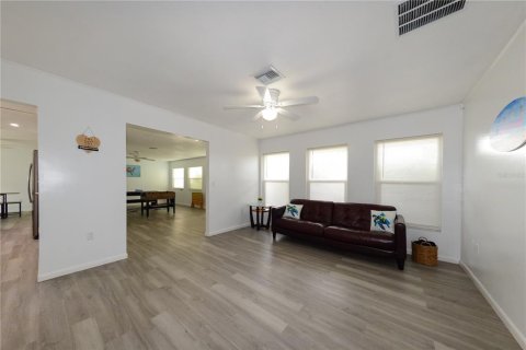 Villa ou maison à vendre à Rotonda, Floride: 4 chambres, 170.85 m2 № 2195264 - photo 18