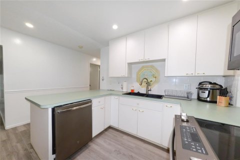 Villa ou maison à vendre à Rotonda, Floride: 4 chambres, 170.85 m2 № 2195264 - photo 17