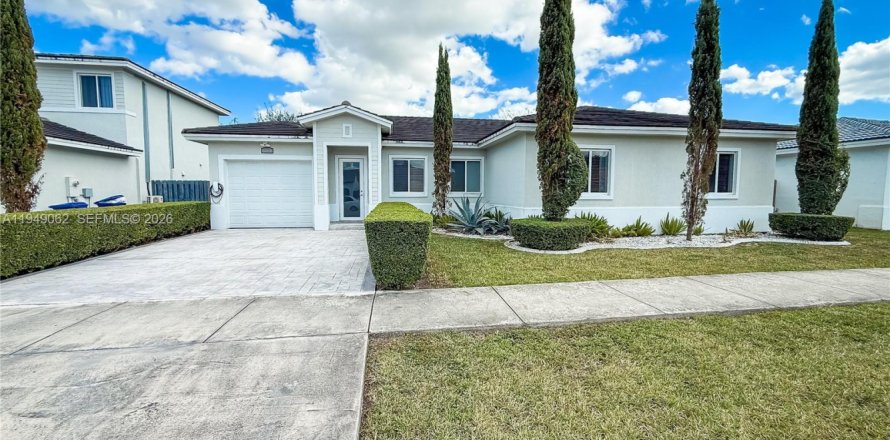 Дом в Майами, Флорида 4 спальни, 191.47м2 № 2005261