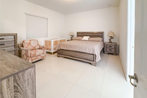 Снять в аренду виллу или дом в Майами, Флорида 4 спальни, 191.47м2, № 2005261 - фото 9