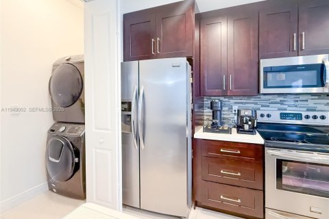 Снять в аренду виллу или дом в Майами, Флорида 4 спальни, 191.47м2, № 2005261 - фото 7