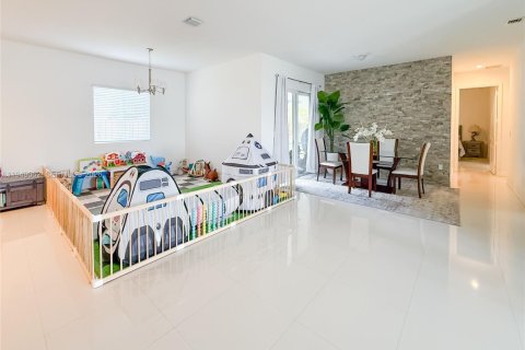 Снять в аренду виллу или дом в Майами, Флорида 4 спальни, 191.47м2, № 2005261 - фото 8