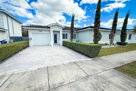 Снять в аренду виллу или дом в Майами, Флорида 4 спальни, 191.47м2, № 2005261 - фото 2