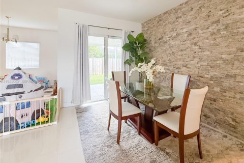 Снять в аренду виллу или дом в Майами, Флорида 4 спальни, 191.47м2, № 2005261 - фото 24