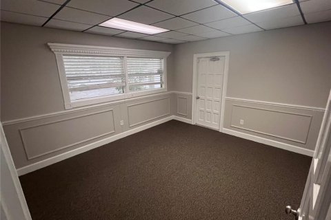 Propiedad comercial en alquiler en Gainesville, Florida, 569.03 m2 № 1901079 - foto 15