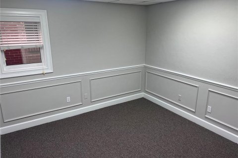 Propiedad comercial en alquiler en Gainesville, Florida, 569.03 m2 № 1901079 - foto 6