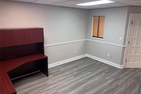 Propiedad comercial en alquiler en Gainesville, Florida, 569.03 m2 № 1901079 - foto 7