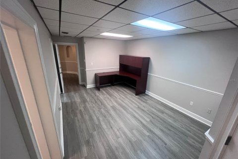 Propiedad comercial en alquiler en Gainesville, Florida, 569.03 m2 № 1901079 - foto 5
