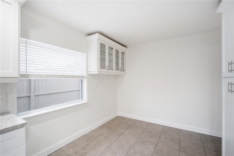 House in Treasure Island, Florida 3 bedrooms, 154.22 sq.m. № 1902239 - photo 5