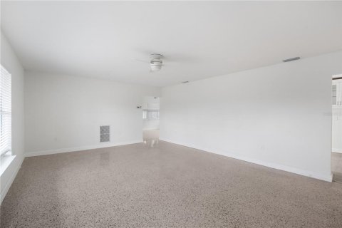 House in Treasure Island, Florida 3 bedrooms, 154.22 sq.m. № 1902239 - photo 9