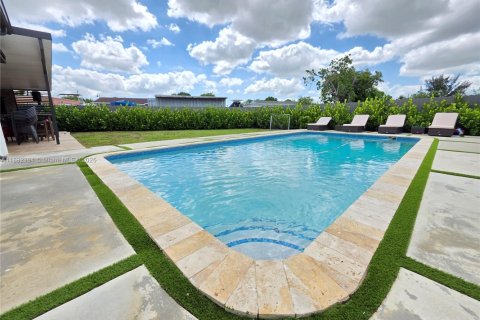 House in Miami Gardens, Florida 4 bedrooms, 136.85 sq.m. № 1928563 - photo 27