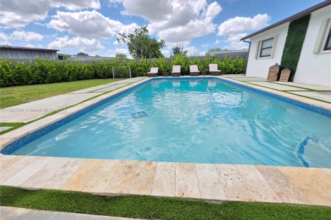 House in Miami Gardens, Florida 4 bedrooms, 136.85 sq.m. № 1928563 - photo 28