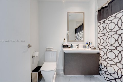 Condo in Miami, Florida, 3 bedrooms  № 1838751 - photo 9