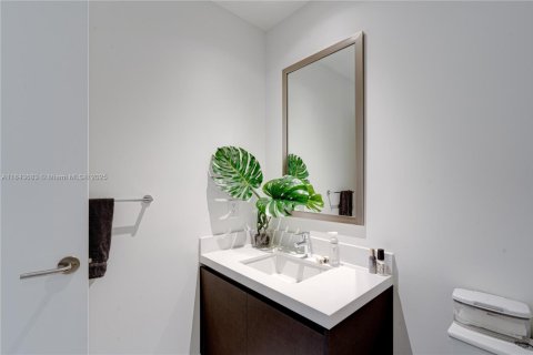 Condo in Miami, Florida, 3 bedrooms  № 1838751 - photo 22