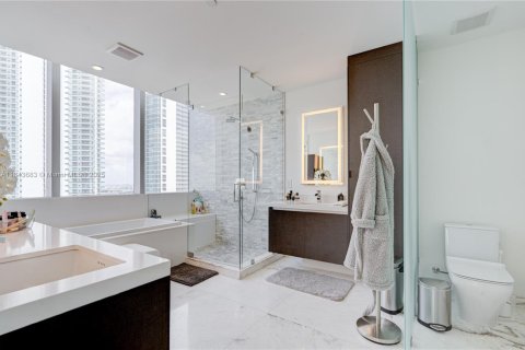 Condo in Miami, Florida, 3 bedrooms  № 1838751 - photo 16