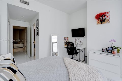 Condo in Miami, Florida, 3 bedrooms  № 1838751 - photo 15