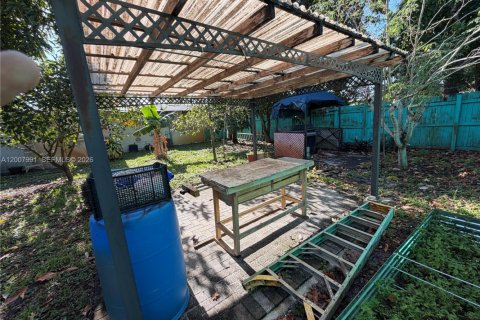 Villa ou maison à louer à Pembroke Pines, Floride: 2 chambres, 94.76 m2 № 2170873 - photo 24