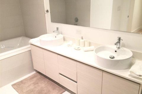 Copropriété à louer à Hallandale Beach, Floride: 3 chambres № 2018806 - photo 19