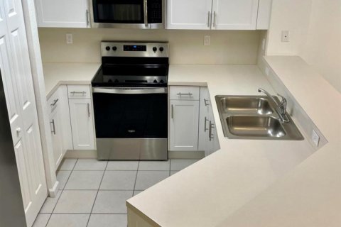 Copropriété à louer à Stuart, Floride: 3 chambres, 142.14 m2 № 2187416 - photo 4