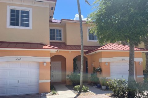 Condo à Stuart, Floride, 3 chambres  № 2187416