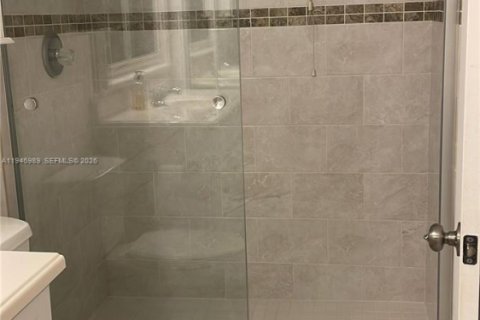 Condo in Dania Beach, Florida, 2 bedrooms  № 2004149 - photo 20