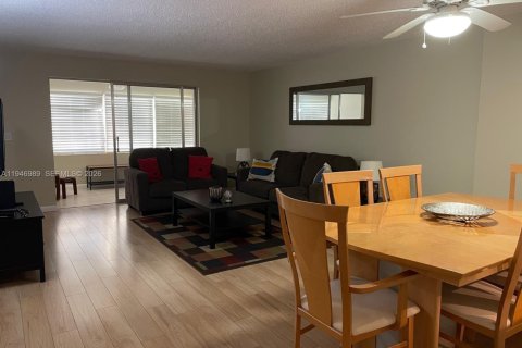 Condo in Dania Beach, Florida, 2 bedrooms  № 2004149 - photo 4