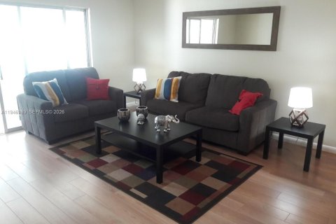 Condo in Dania Beach, Florida, 2 bedrooms  № 2004149 - photo 6