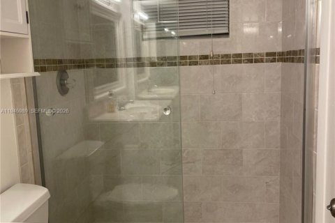Condo in Dania Beach, Florida, 2 bedrooms  № 2004149 - photo 19