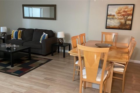 Condo in Dania Beach, Florida, 2 bedrooms  № 2004149 - photo 3