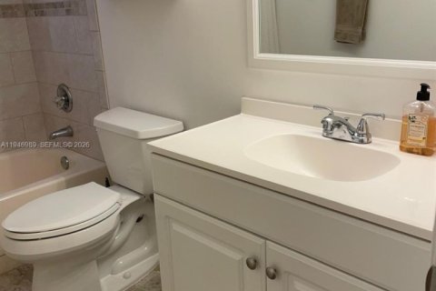 Condo in Dania Beach, Florida, 2 bedrooms  № 2004149 - photo 28