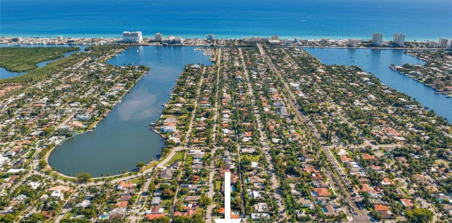 Land in Hollywood, Florida № 1485104