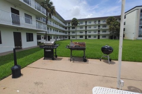 Condo in Dania Beach, Florida, 1 bedroom  № 1814772 - photo 7